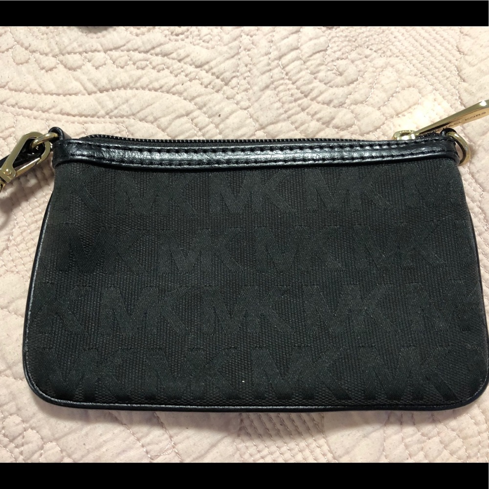 Michael Kors Wristlet in Black